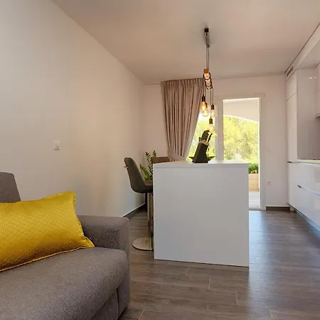 Basic Apartment *