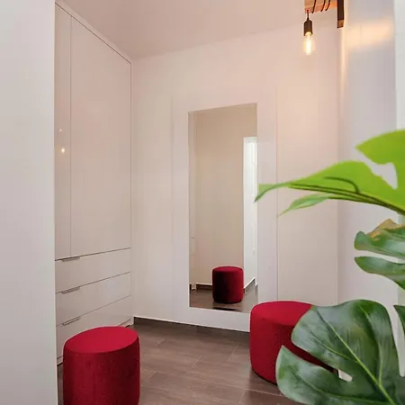 Basic Apartment *