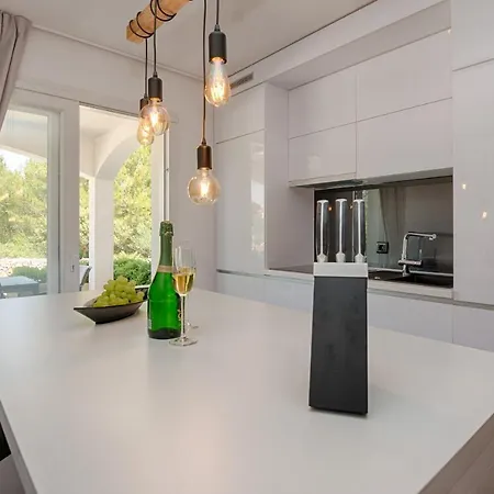 Basic Apartment Vir