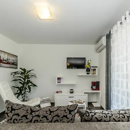 Basic Apartment
